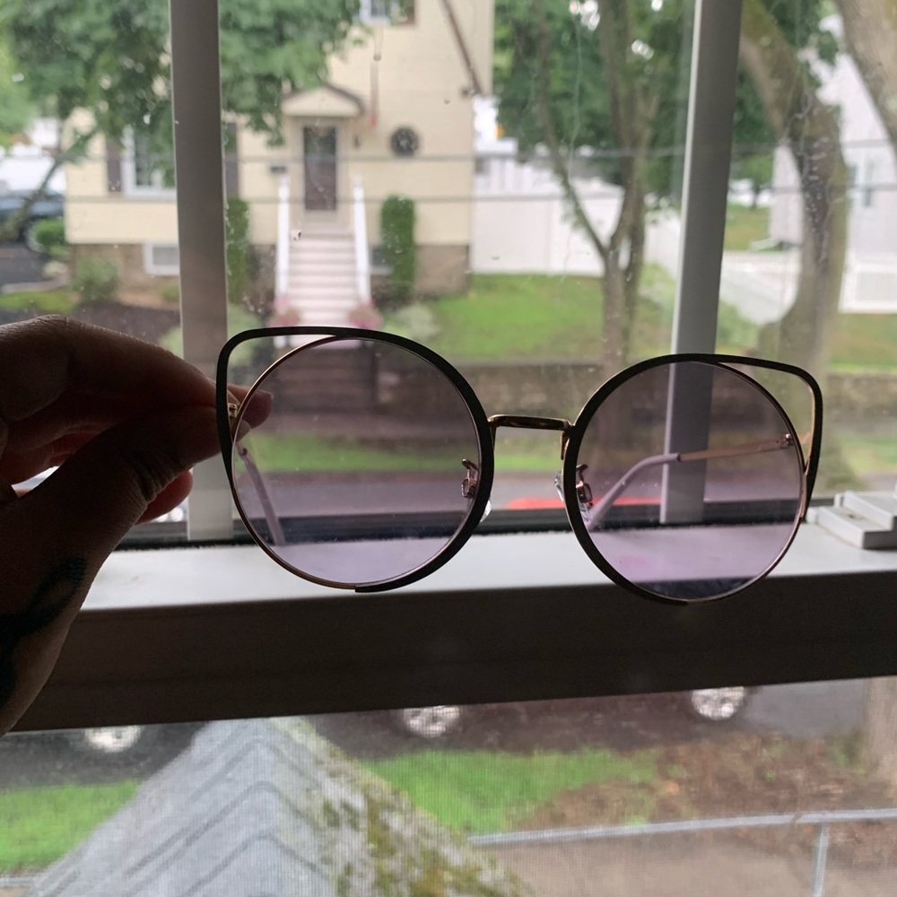 “Cat eye” sunglasses 😎
